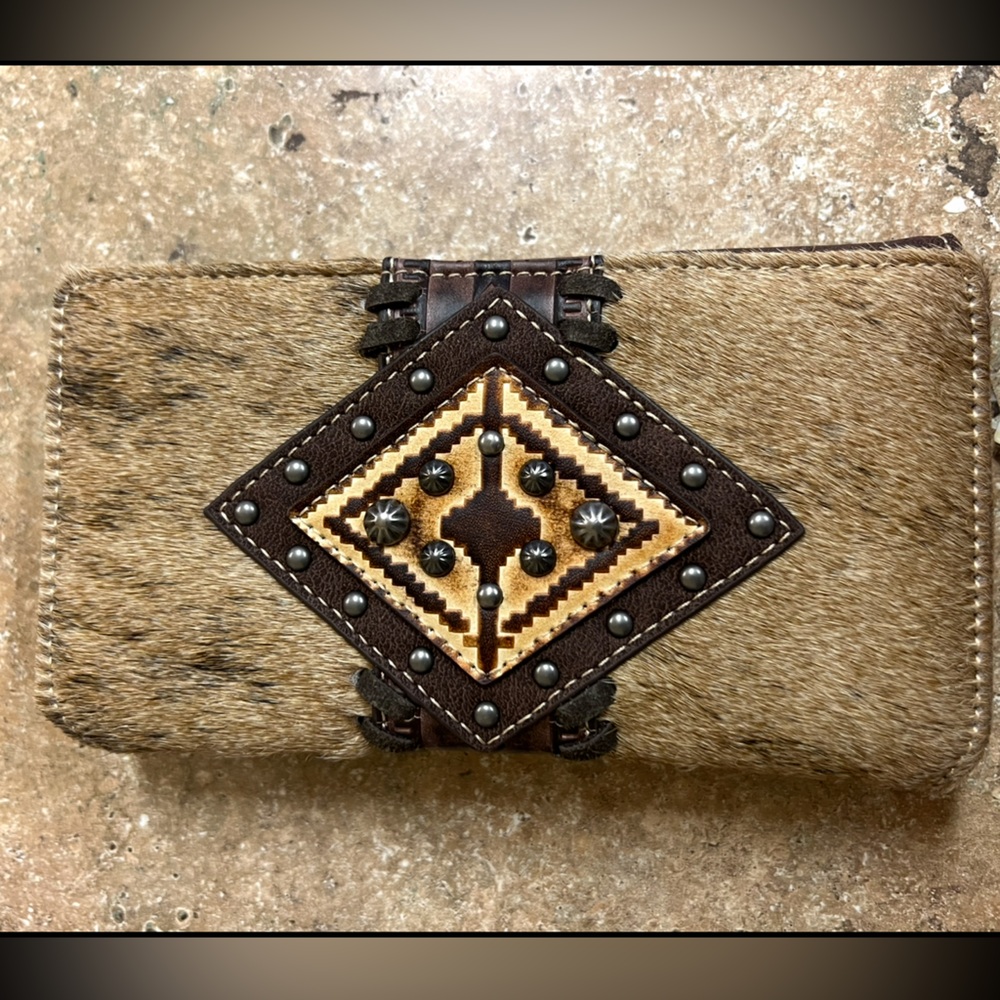 NEW TRINITY RANCH COWHIDE WALLET